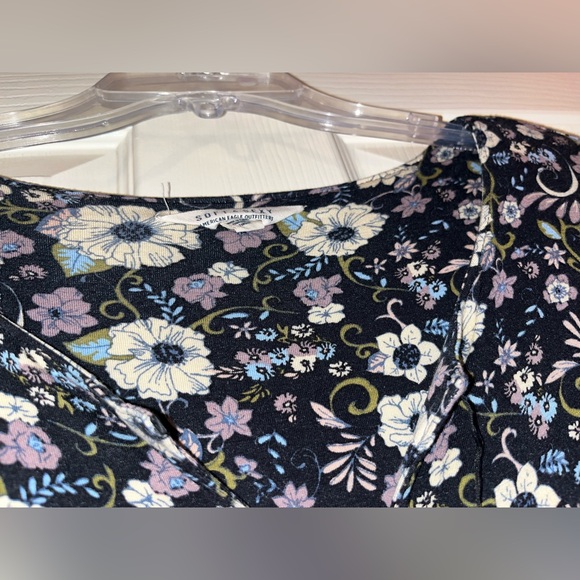 American Eagle Women's Soft and Sexy Bell Sleeve Black floral Swing Dress Size S - Picture 5 of 7